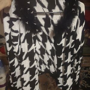 Stylish Black and White Houndstooth Cardigan
